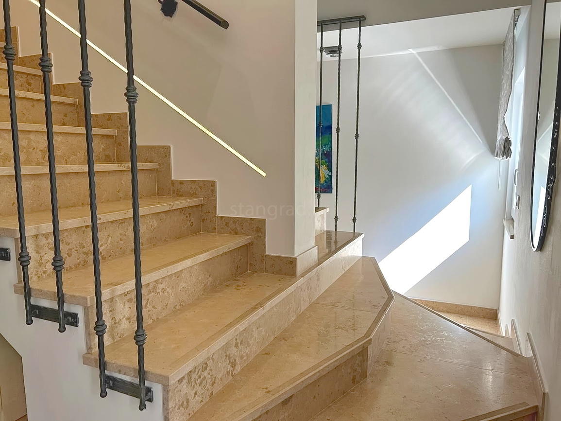 Dobrinj, bellissima villa con piscina e ampio giardino!