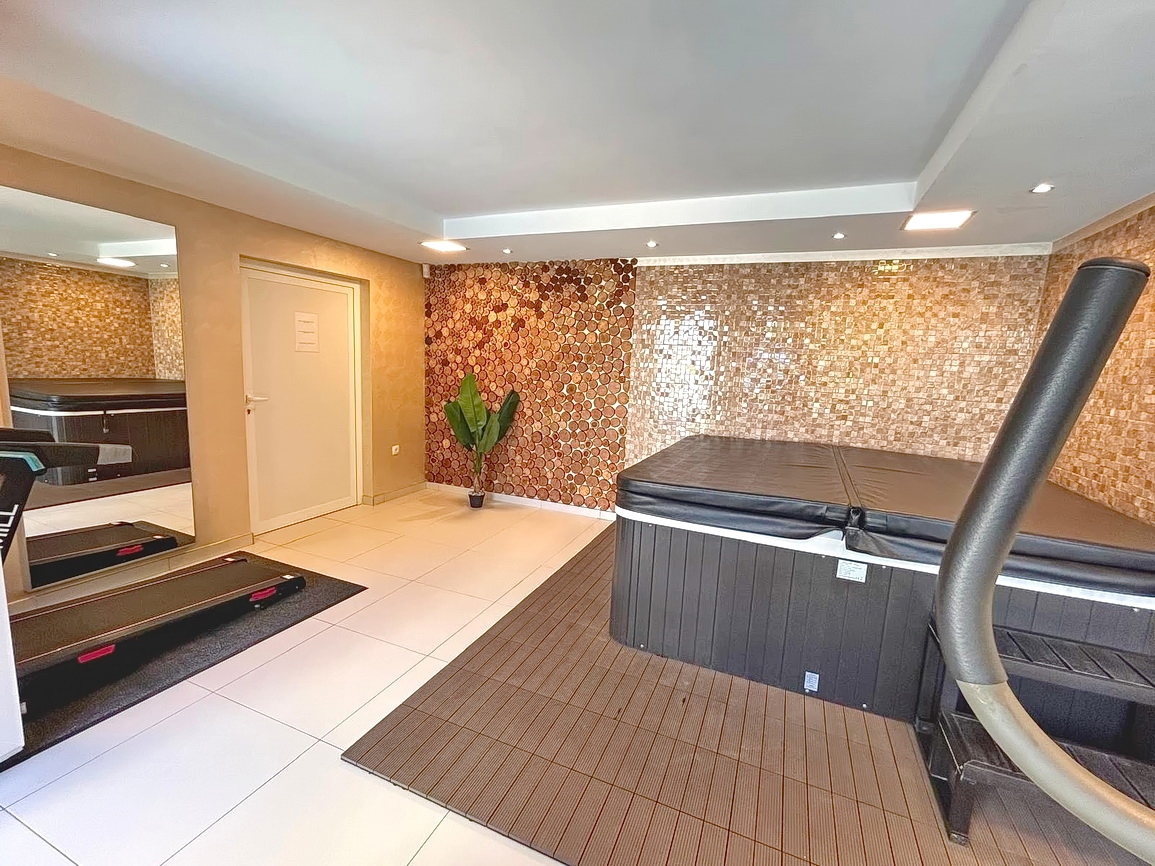 Dobrinj, bellissima villa con piscina e ampio giardino!