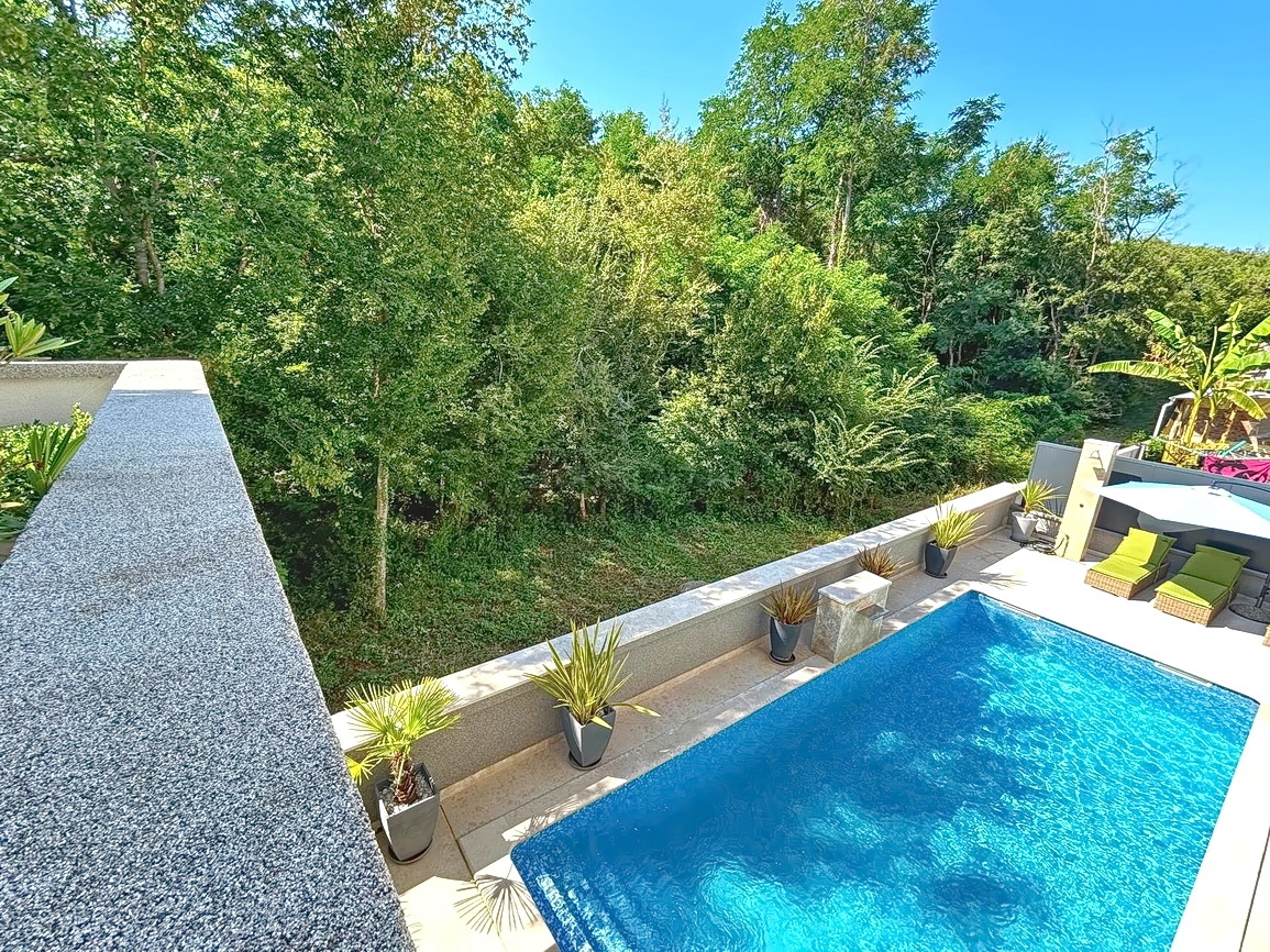 Dobrinj, bellissima villa con piscina e ampio giardino!