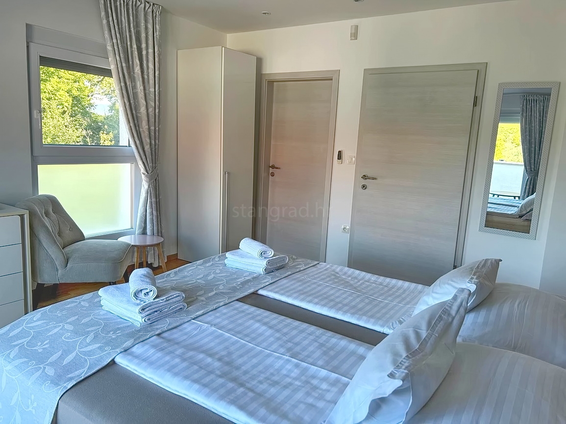 Dobrinj, bellissima villa con piscina e ampio giardino!