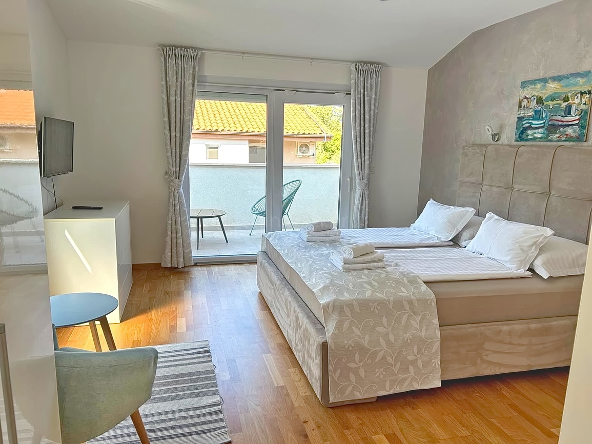 Dobrinj, bellissima villa con piscina e ampio giardino!