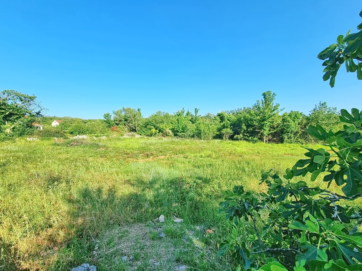 Zona di Krk, terreno edificabile in zona urbana!