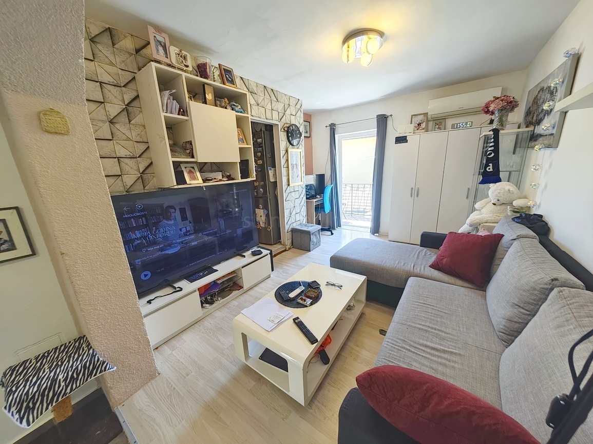 Punat, casa bifamiliare con due appartamenti separati in ottima posizione!