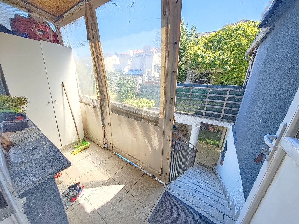 Punat, casa bifamiliare con due appartamenti separati in ottima posizione!