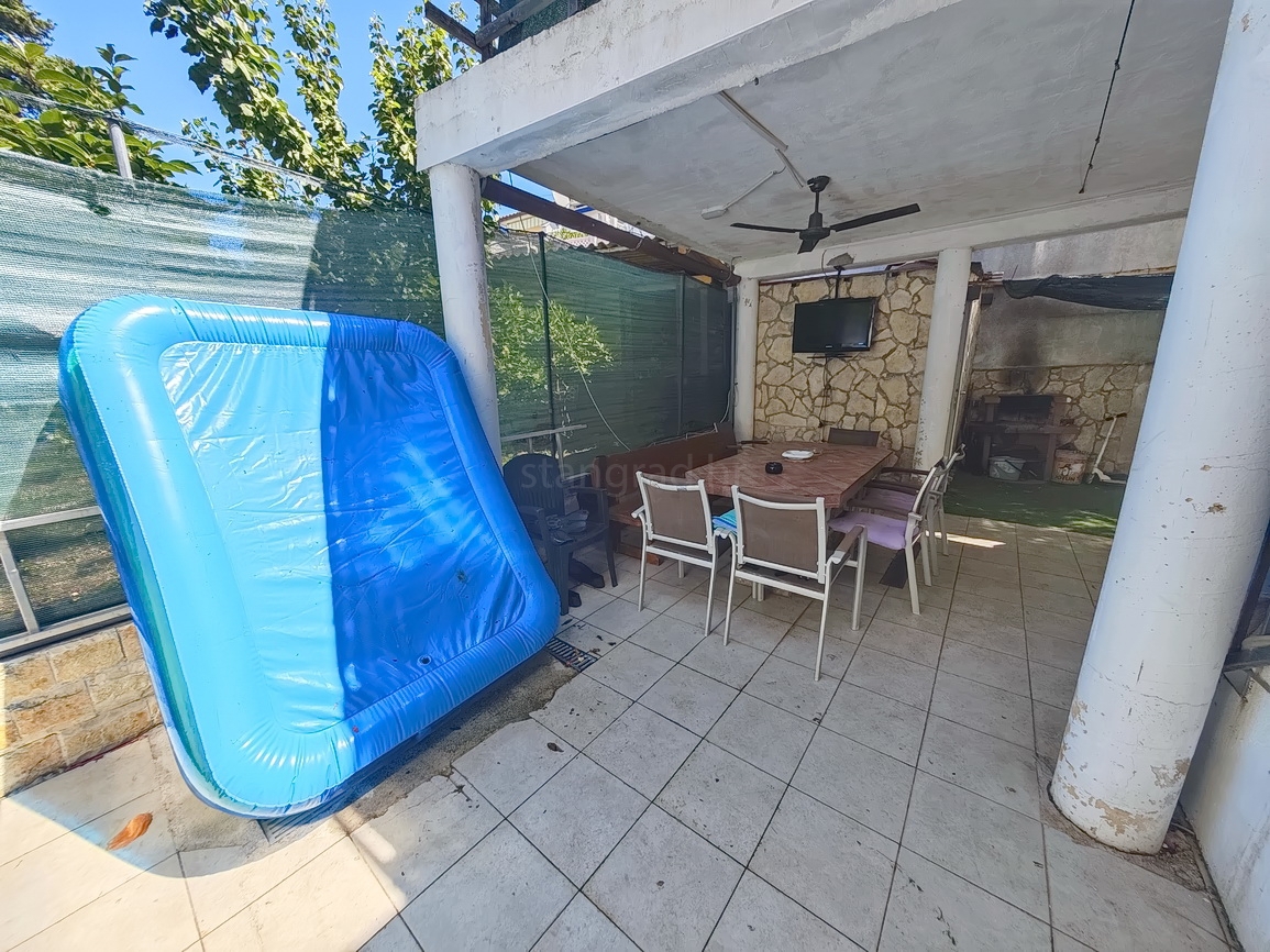 Punat, casa bifamiliare con due appartamenti separati in ottima posizione!