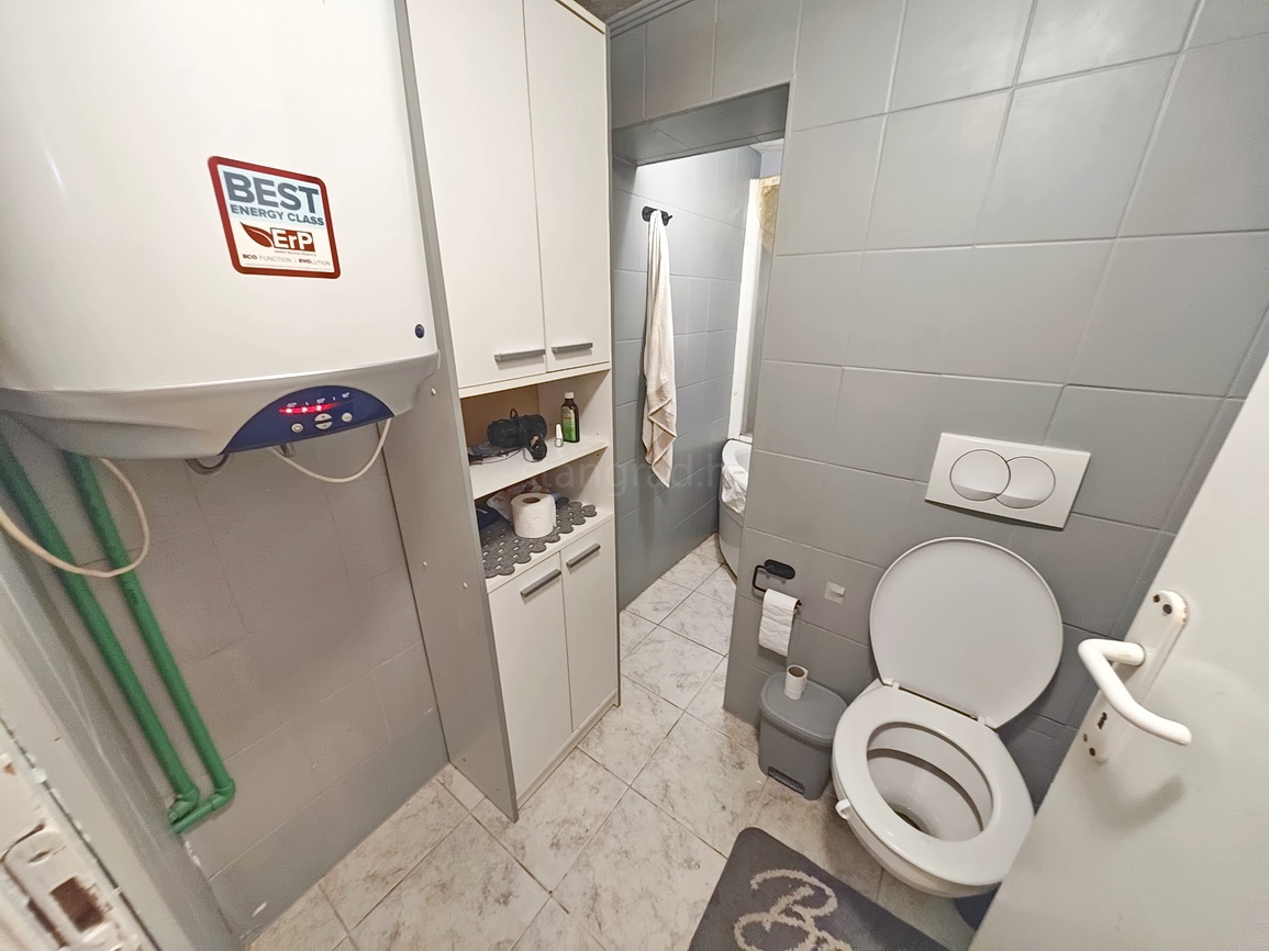 Punat, casa bifamiliare con due appartamenti separati in ottima posizione!