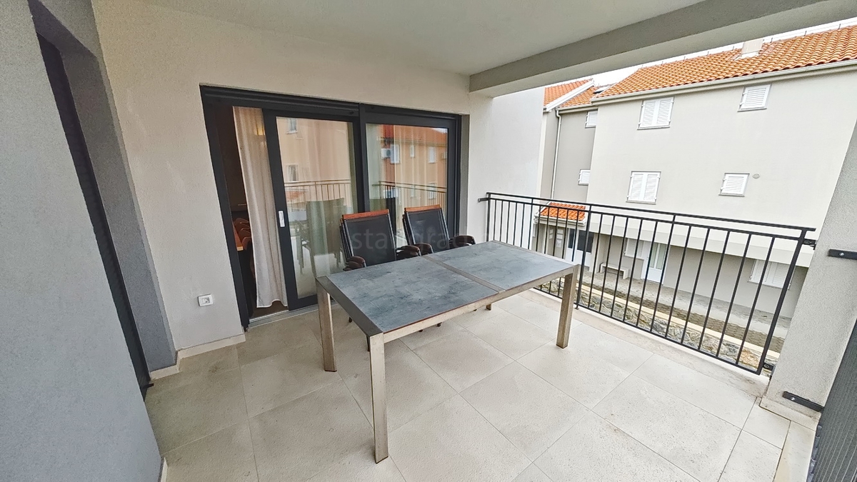 Malinska, appartamento ammobiliato in una nuova costruzione vicino al mare!