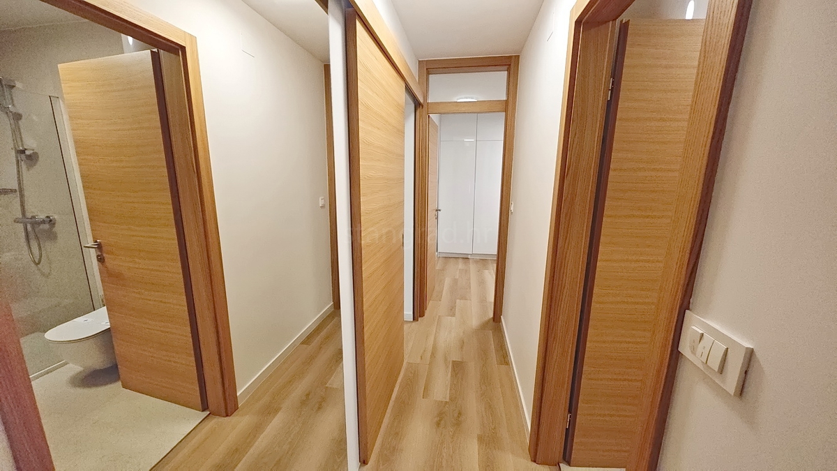 Malinska, appartamento ammobiliato in una nuova costruzione vicino al mare!