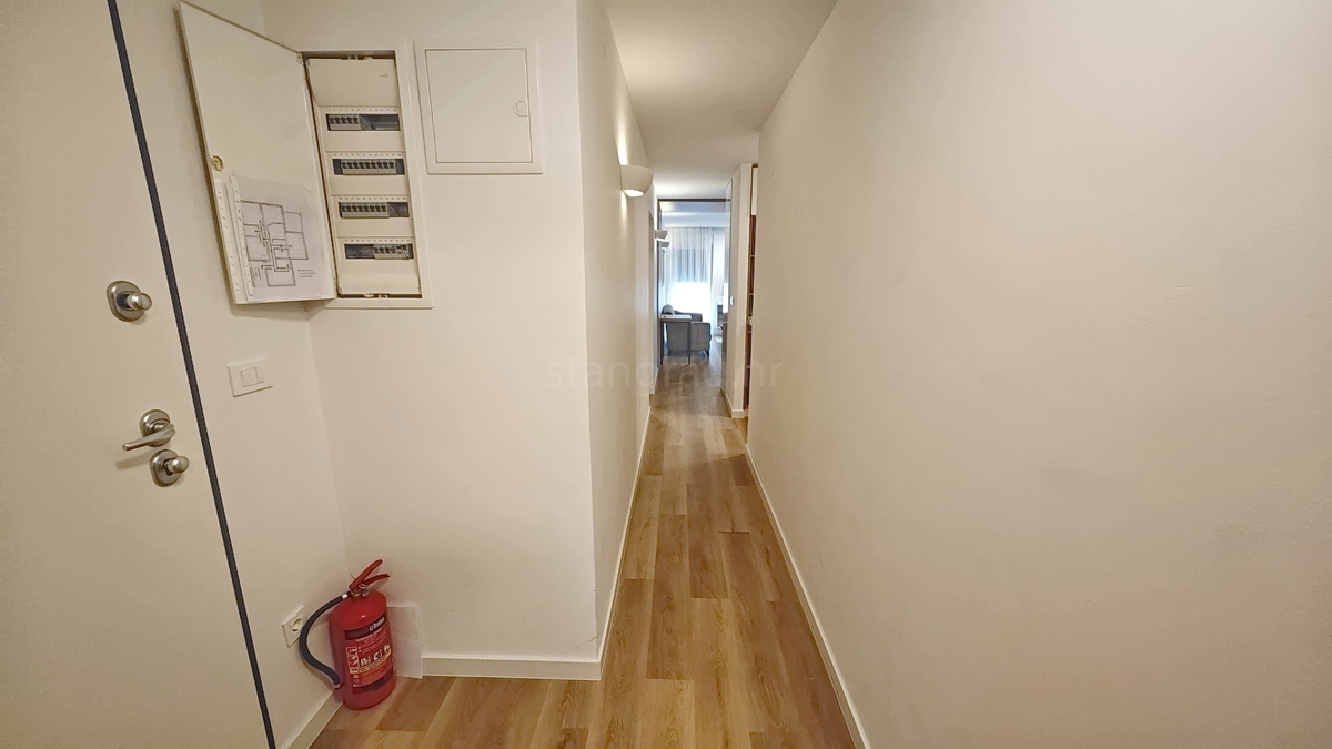 Malinska, appartamento ammobiliato in una nuova costruzione vicino al mare!