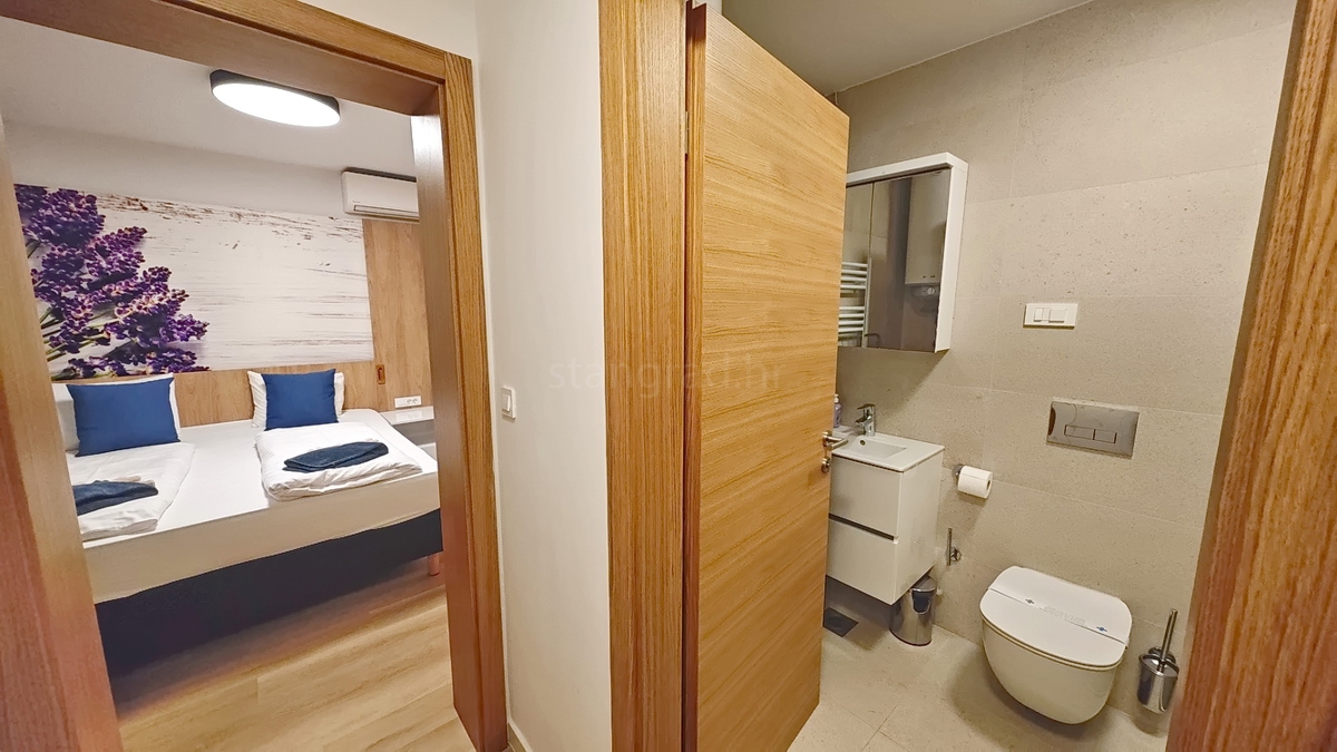 Malinska, appartamento ammobiliato in una nuova costruzione vicino al mare!