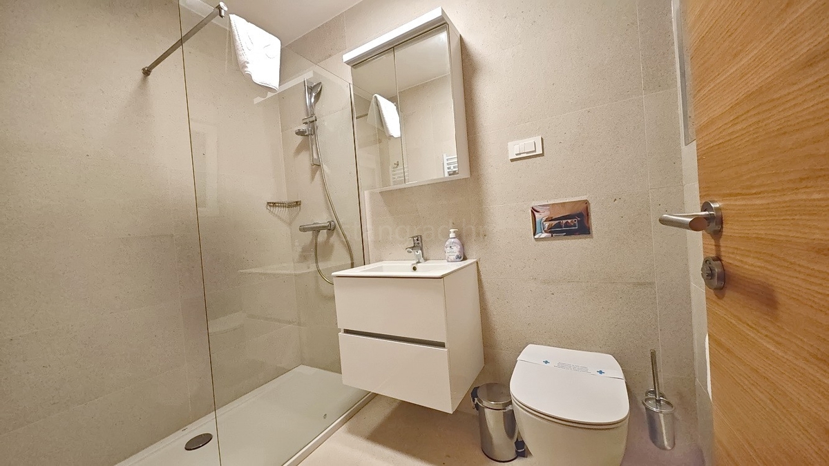 Malinska, appartamento ammobiliato in una nuova costruzione vicino al mare!