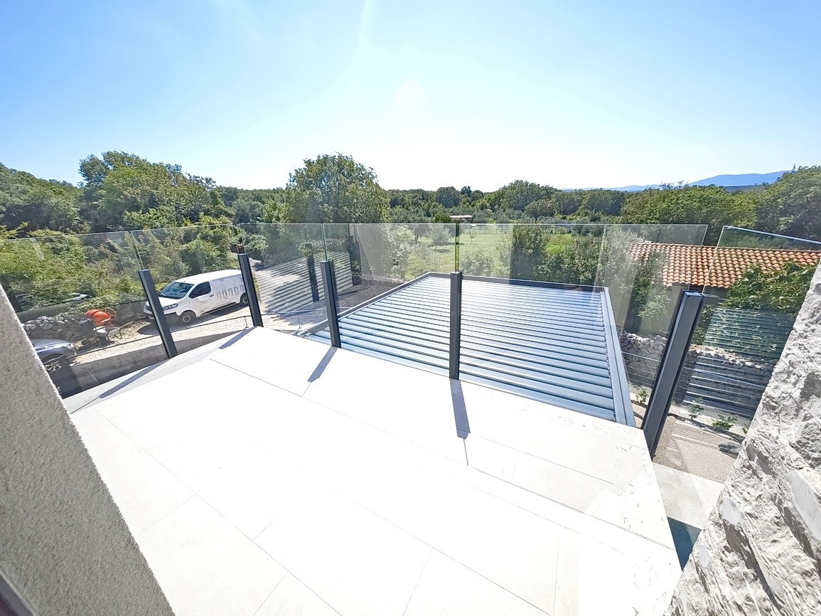 Malinska, casa bifamiliare con piscina e vista mare!