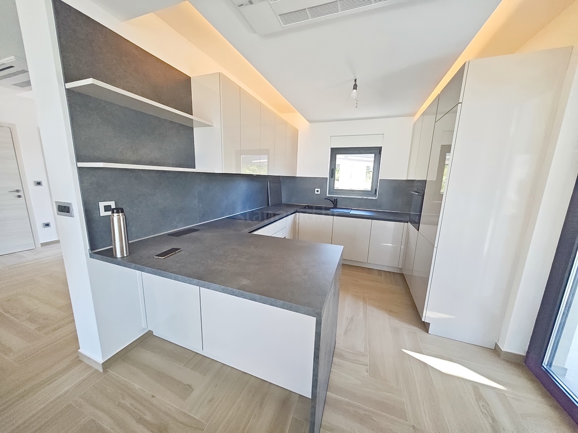 Malinska, casa bifamiliare con piscina e vista mare!