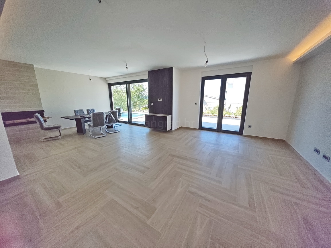 Malinska, casa bifamiliare con piscina e vista mare!