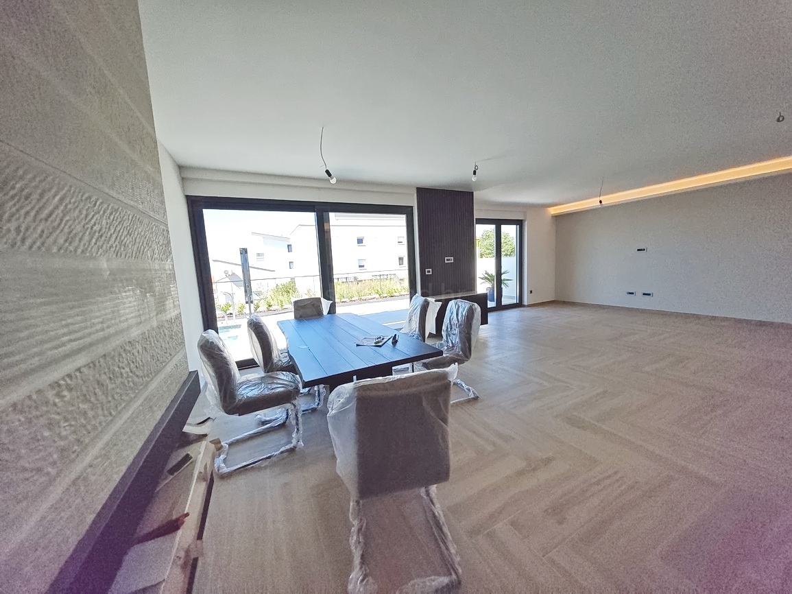 Malinska, casa bifamiliare con piscina e vista mare!