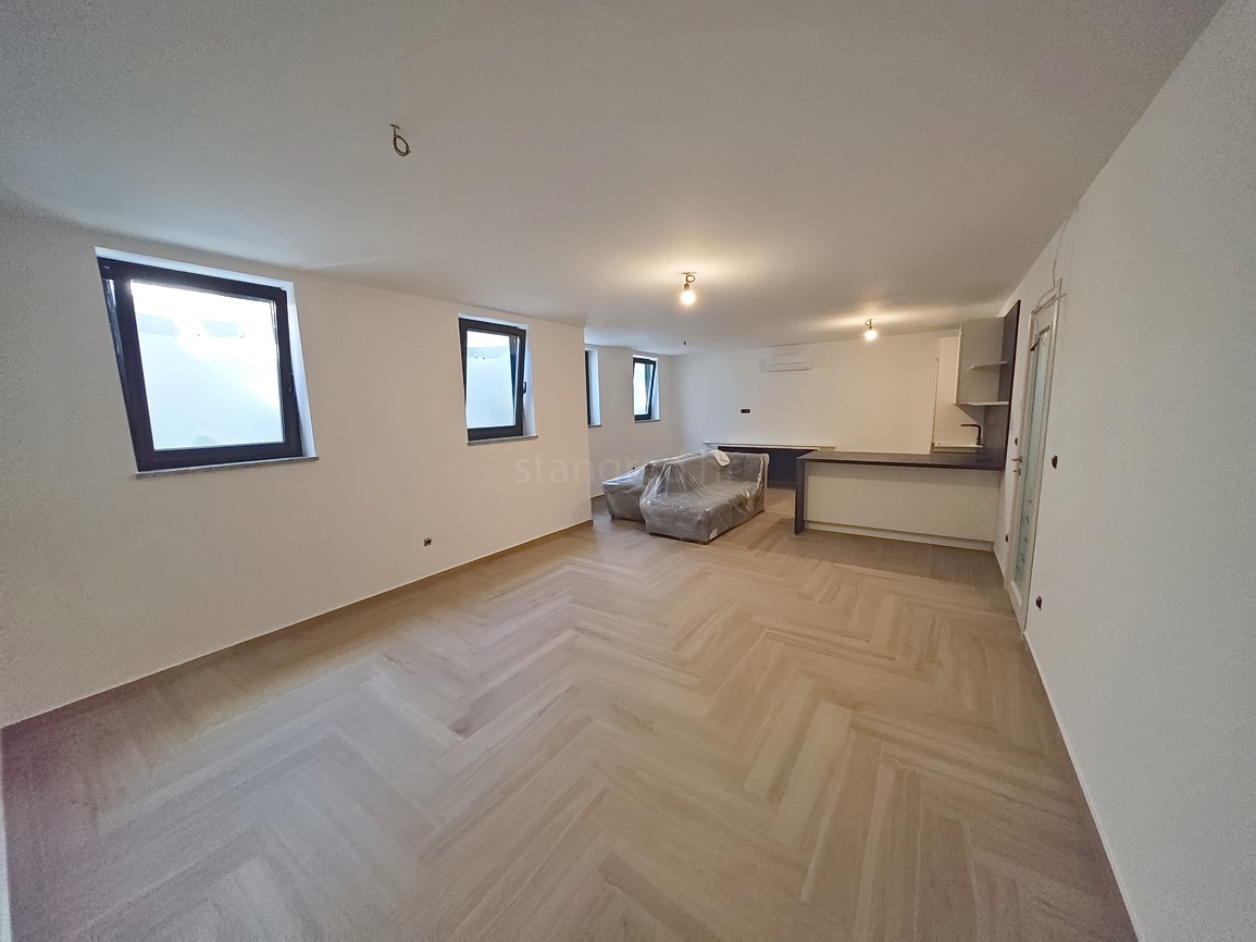 Malinska, casa bifamiliare con piscina e vista mare!