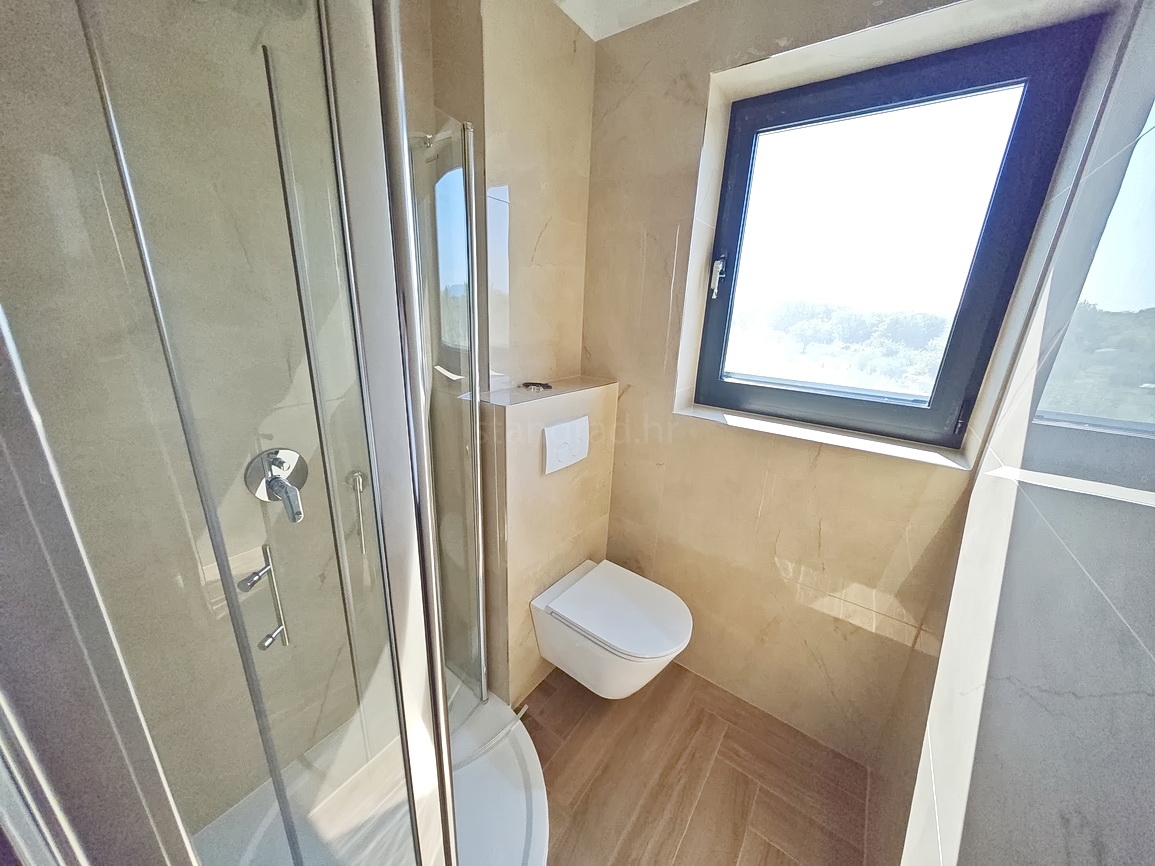 Malinska, casa bifamiliare con piscina e vista mare!