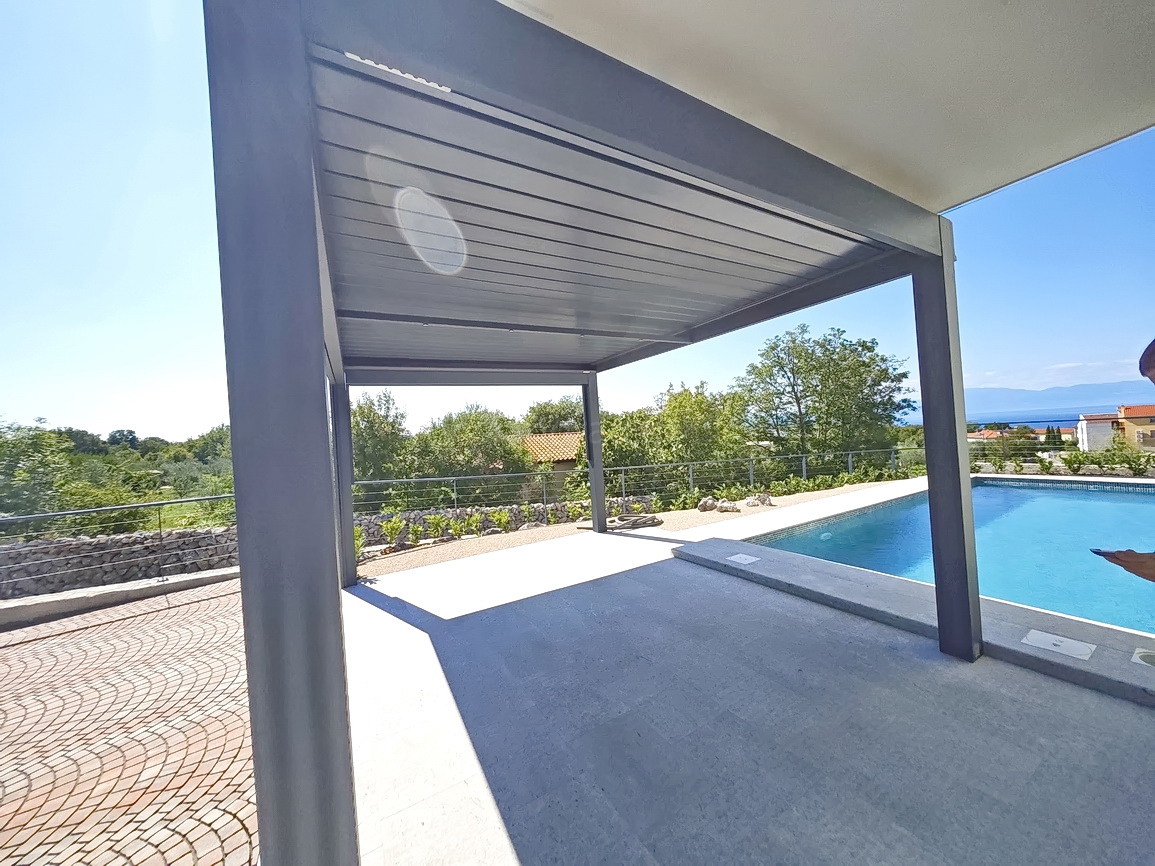 Malinska, casa bifamiliare con piscina e vista mare!