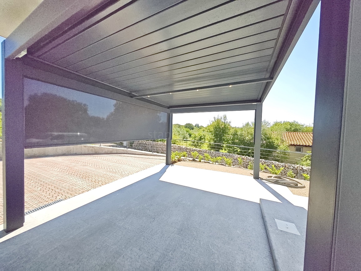 Malinska, casa bifamiliare con piscina e vista mare!