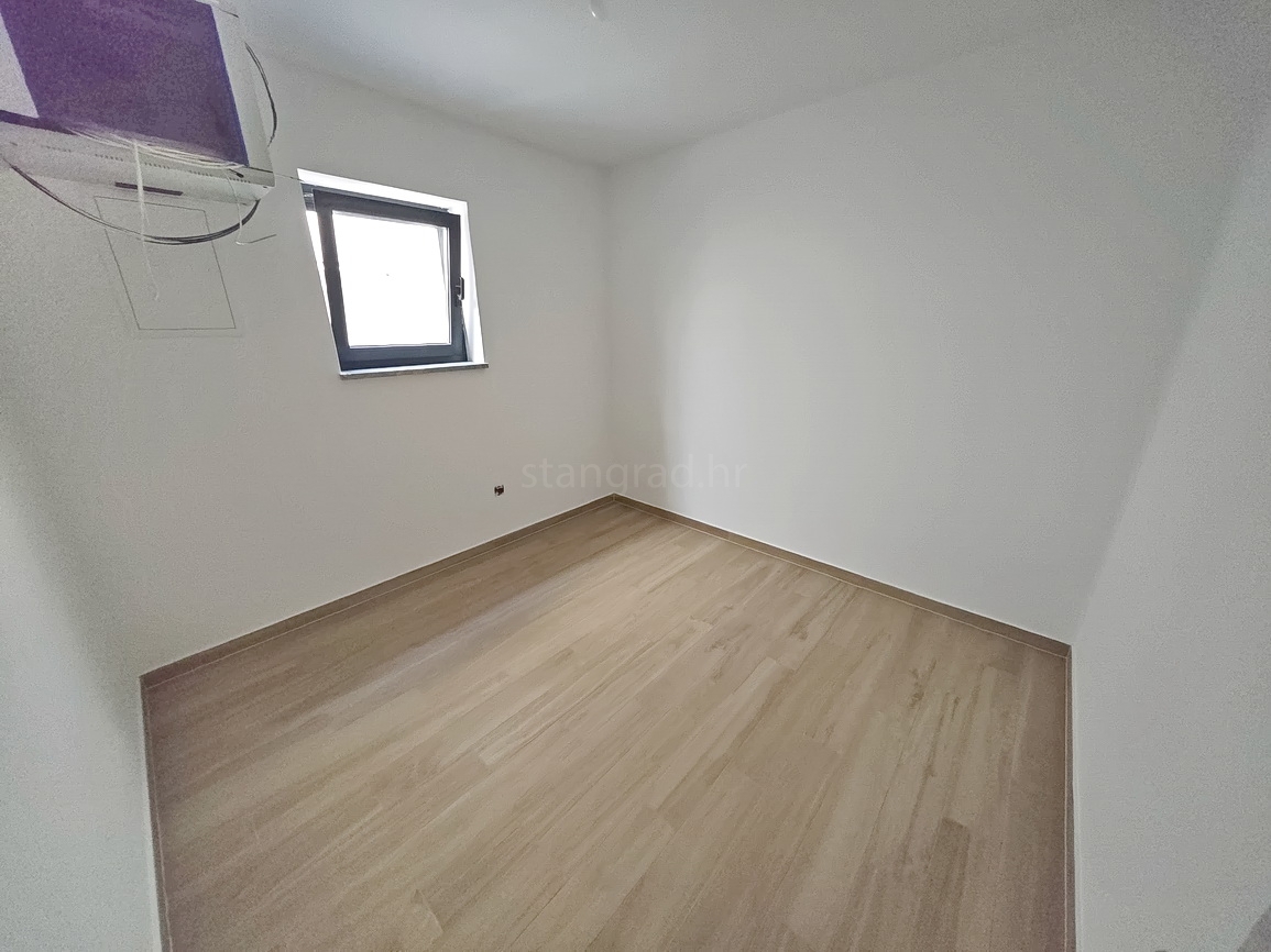 Malinska, casa bifamiliare con piscina e vista mare!