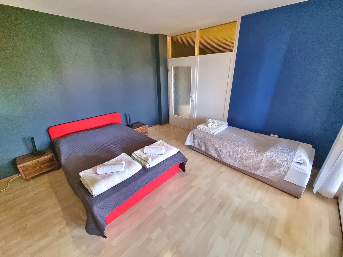 Malinska, spazioso appartamento arredato vicino al mare e al centro!