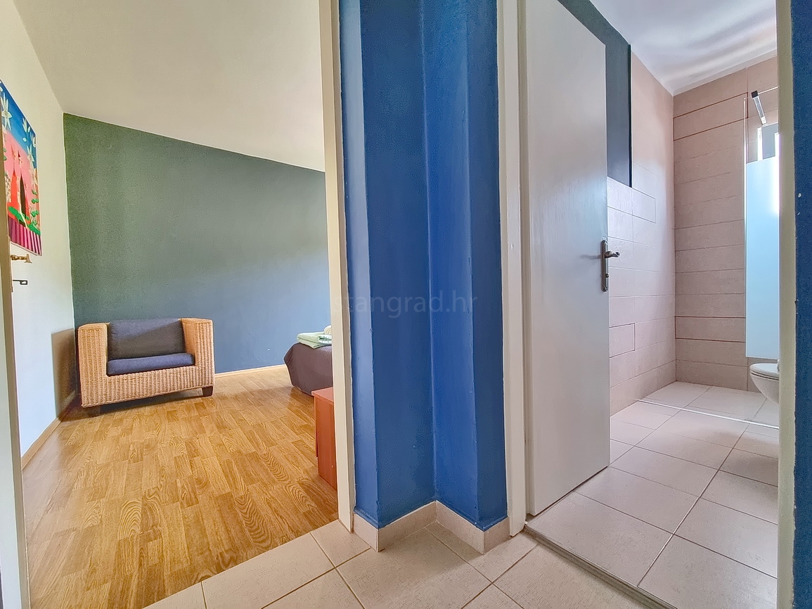 Malinska, spazioso appartamento arredato vicino al mare e al centro!