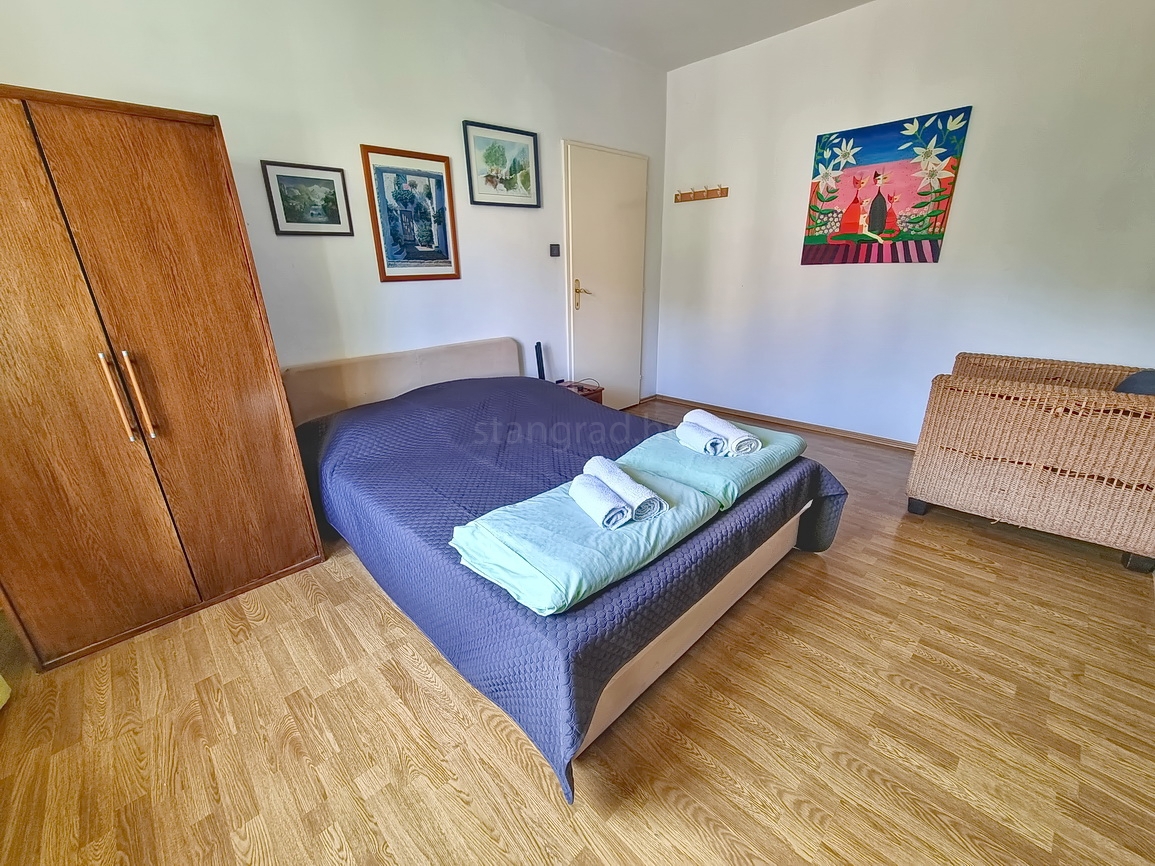 Malinska, spazioso appartamento arredato vicino al mare e al centro!