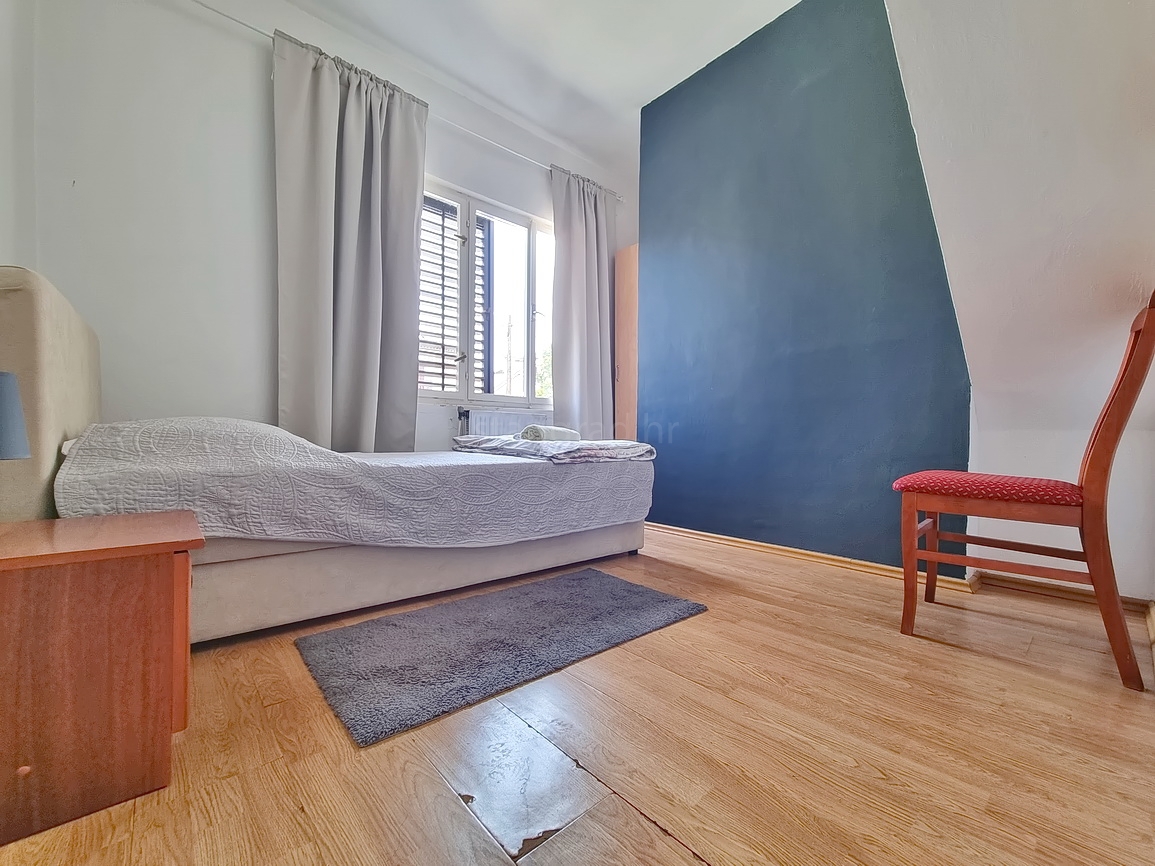 Malinska, spazioso appartamento arredato vicino al mare e al centro!