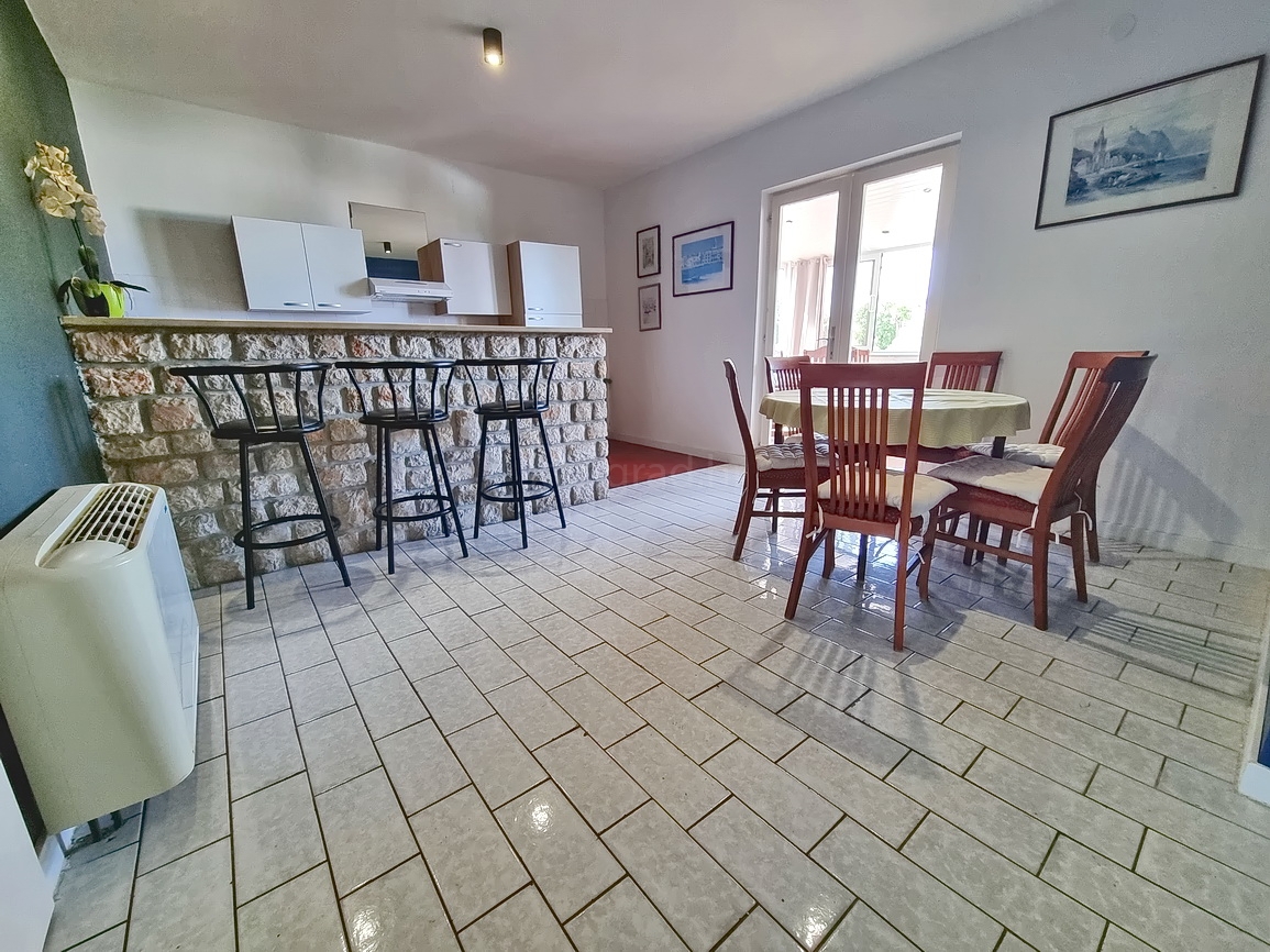 Malinska, spazioso appartamento arredato vicino al mare e al centro!