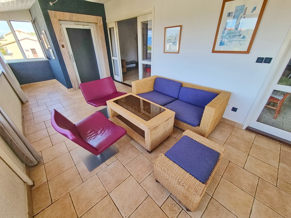 Malinska, spazioso appartamento arredato vicino al mare e al centro!