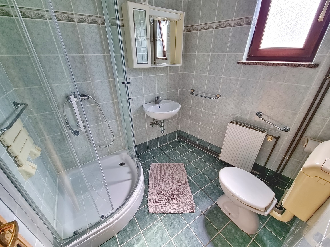 Malinska, spazioso appartamento arredato vicino al mare e al centro!