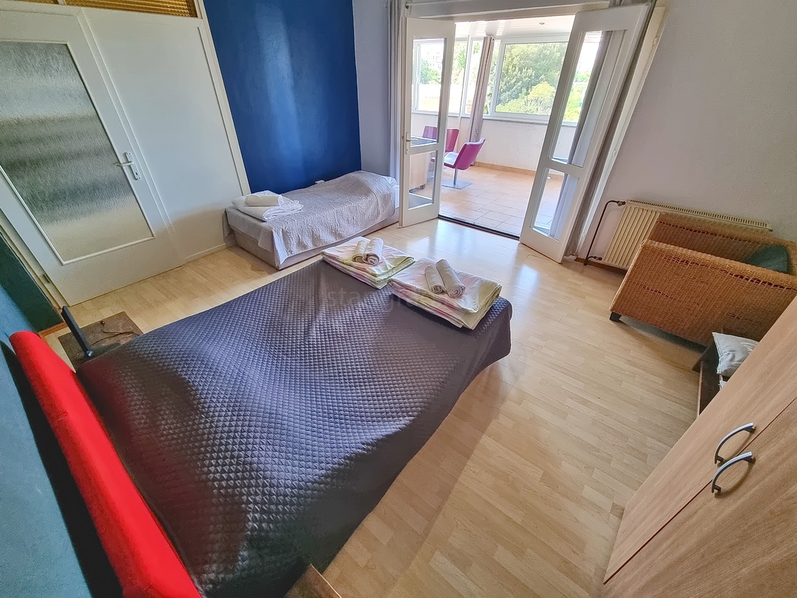 Malinska, spazioso appartamento arredato vicino al mare e al centro!