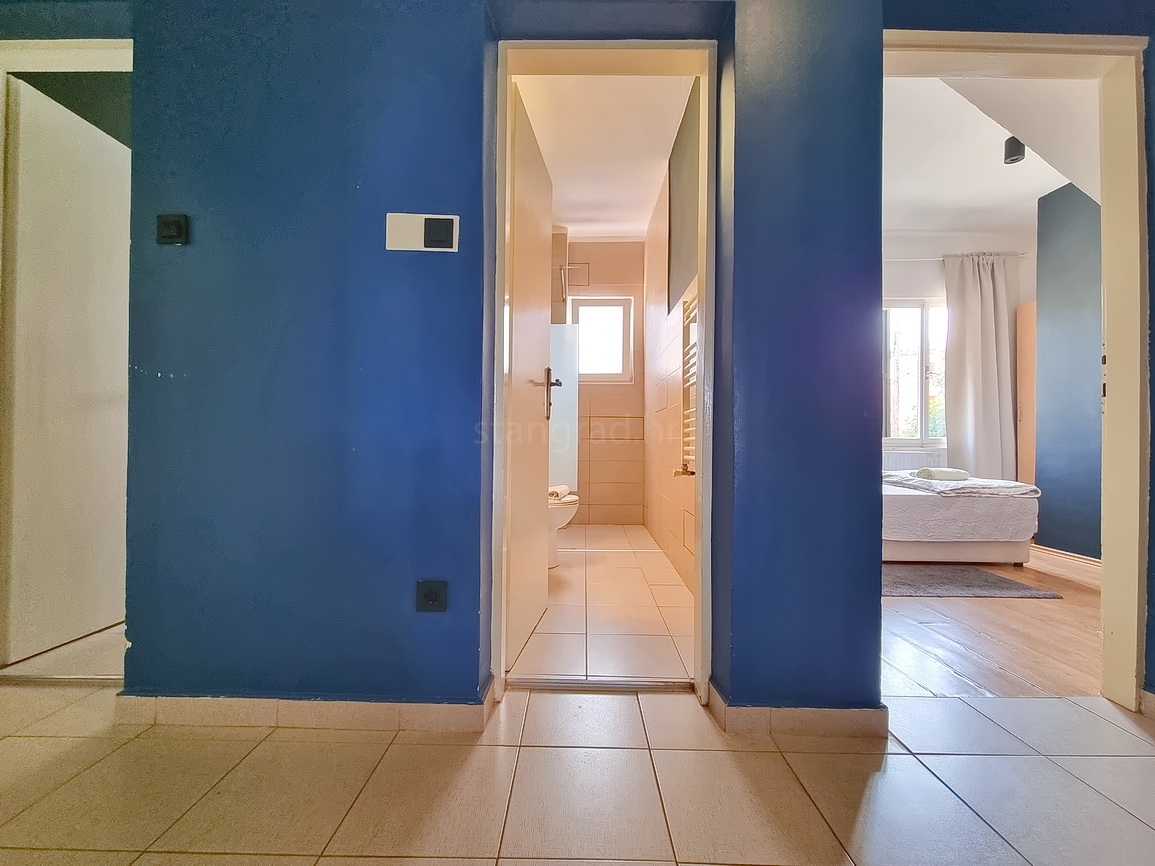 Malinska, spazioso appartamento arredato vicino al mare e al centro!