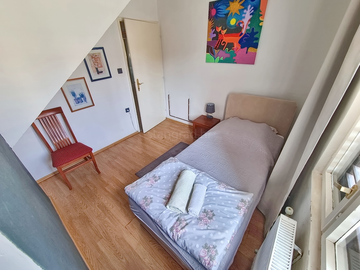 Malinska, spazioso appartamento arredato vicino al mare e al centro!