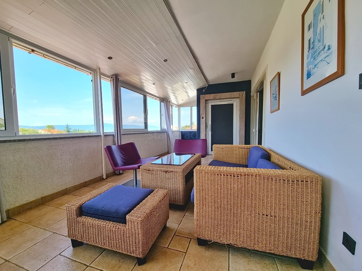 Malinska, spazioso appartamento arredato vicino al mare e al centro!
