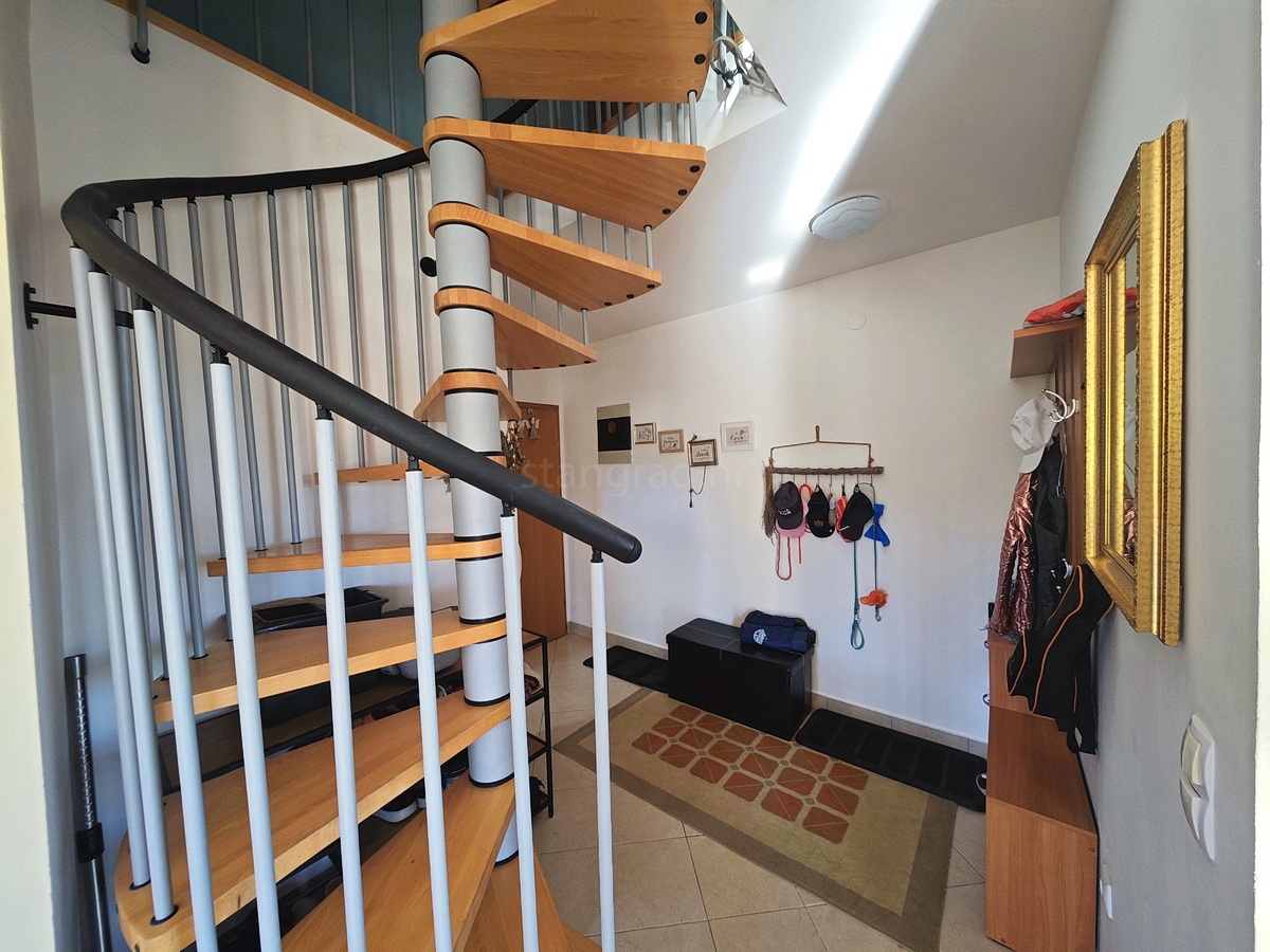 Malinska, appartamento duplex vicino al mare con vista!