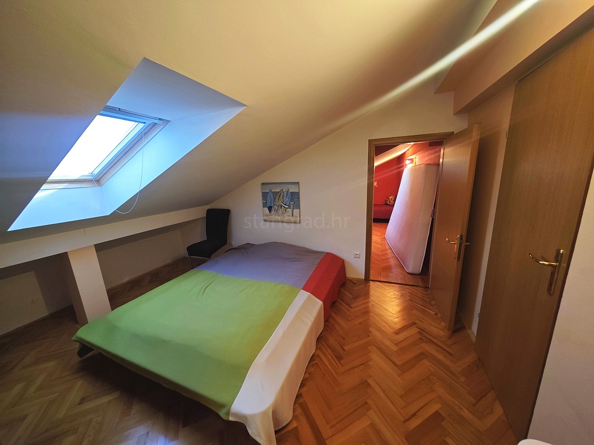 Malinska, appartamento duplex vicino al mare con vista!