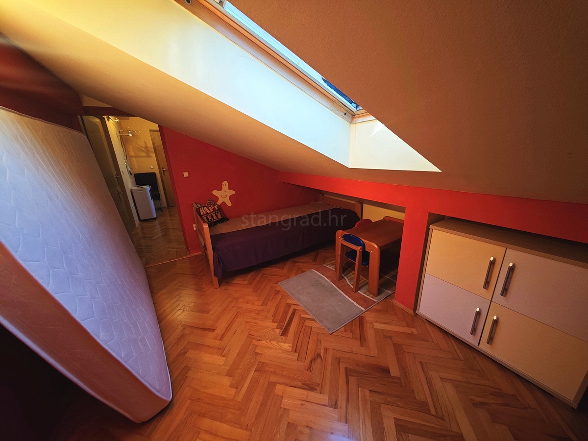 Malinska, appartamento duplex vicino al mare con vista!