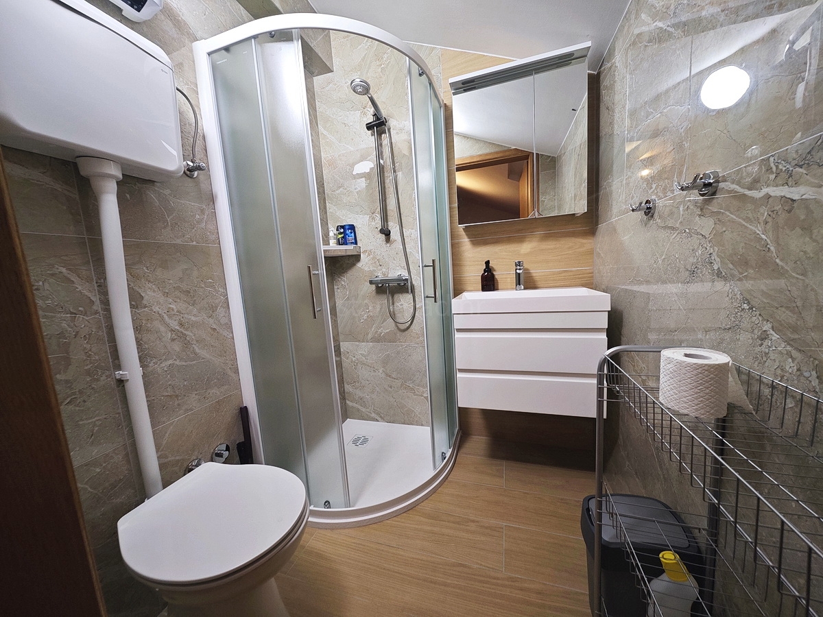 Malinska, appartamento duplex vicino al mare con vista!