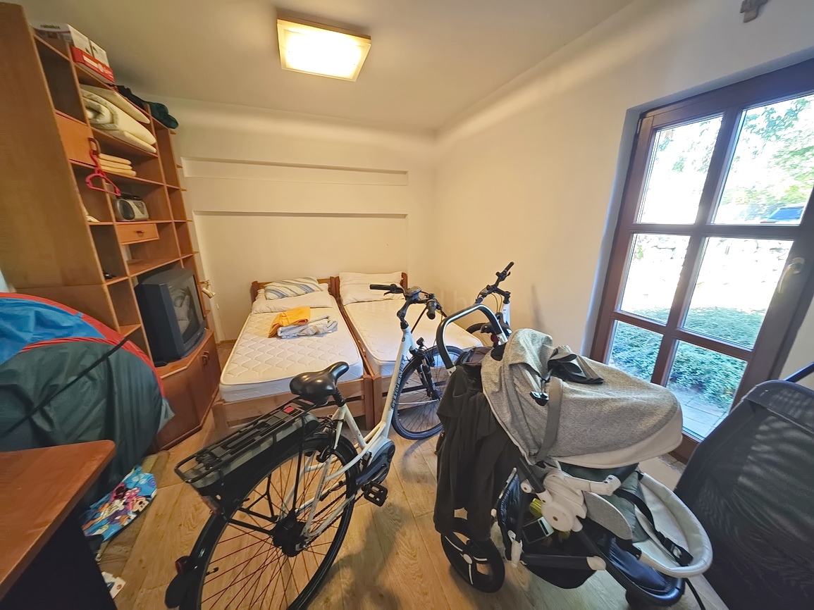 Zona di Malinska, casa in pietra ristrutturata con vista mare!