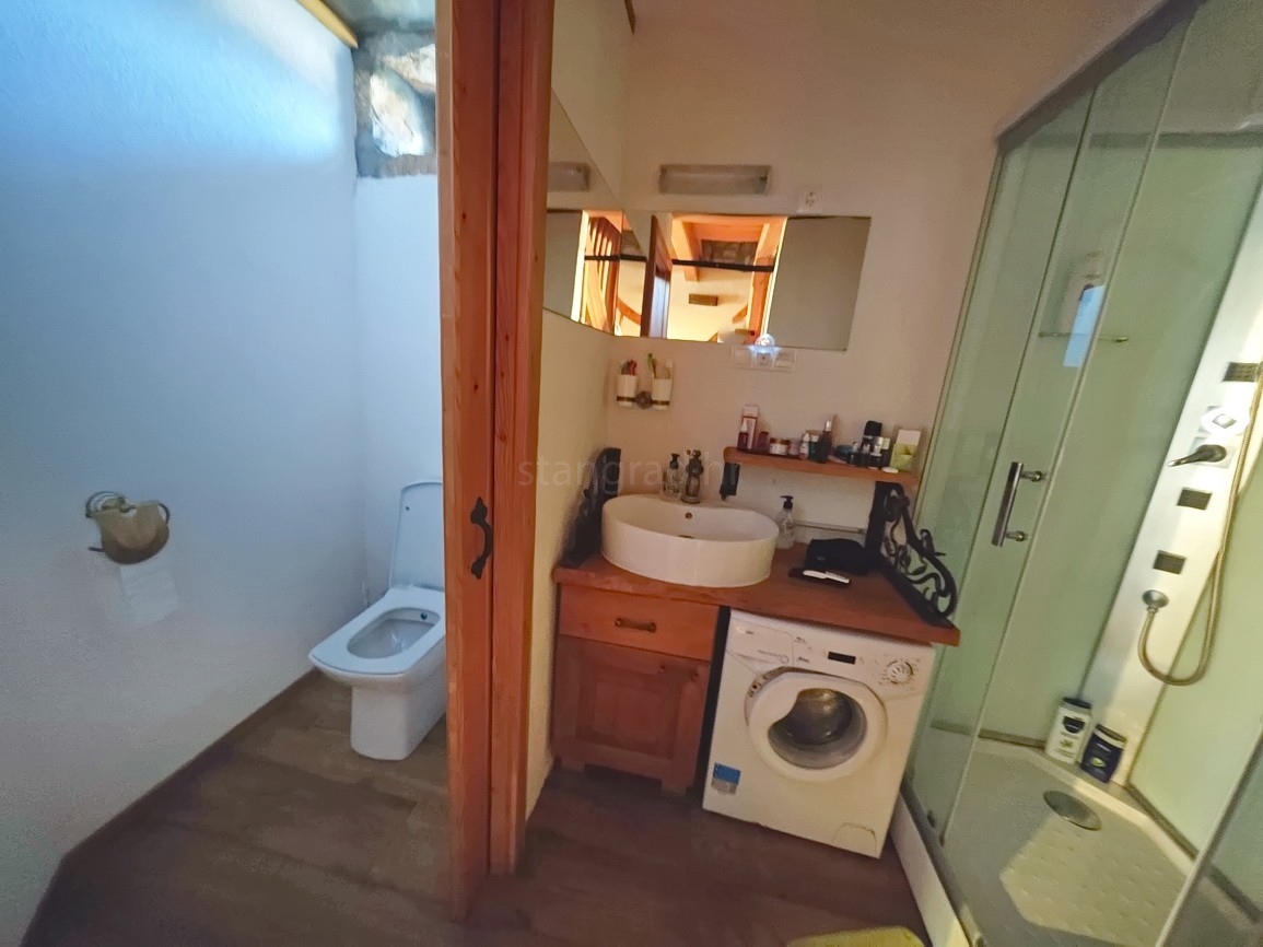 Zona di Malinska, casa in pietra ristrutturata con vista mare!