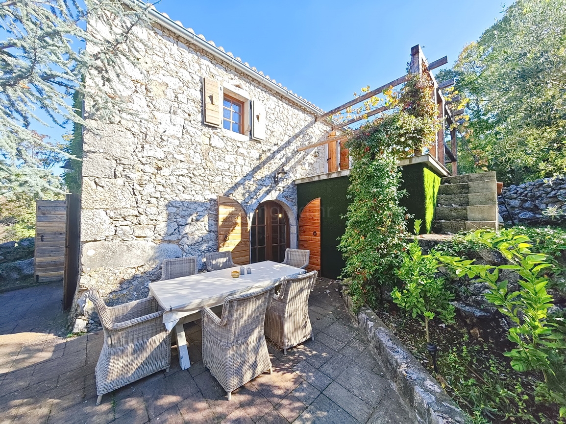 Zona di Malinska, casa in pietra ristrutturata con vista mare!