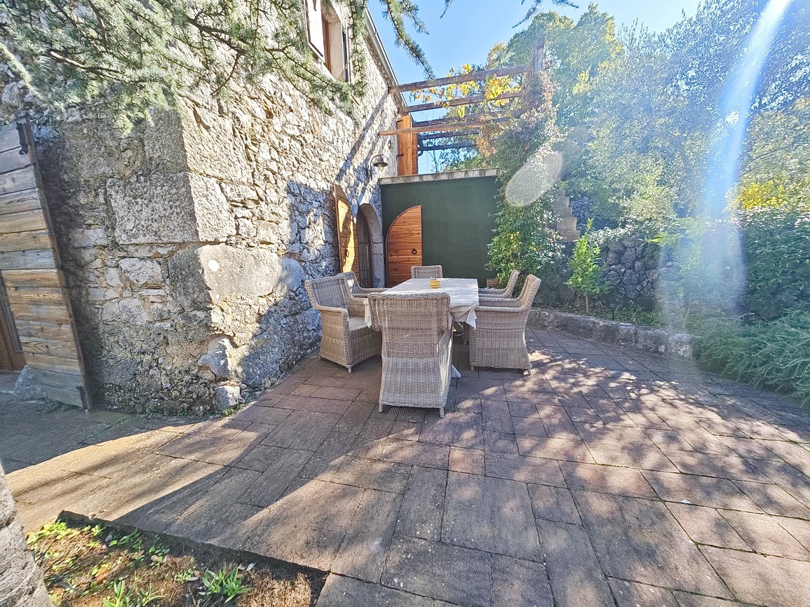 Zona di Malinska, casa in pietra ristrutturata con vista mare!