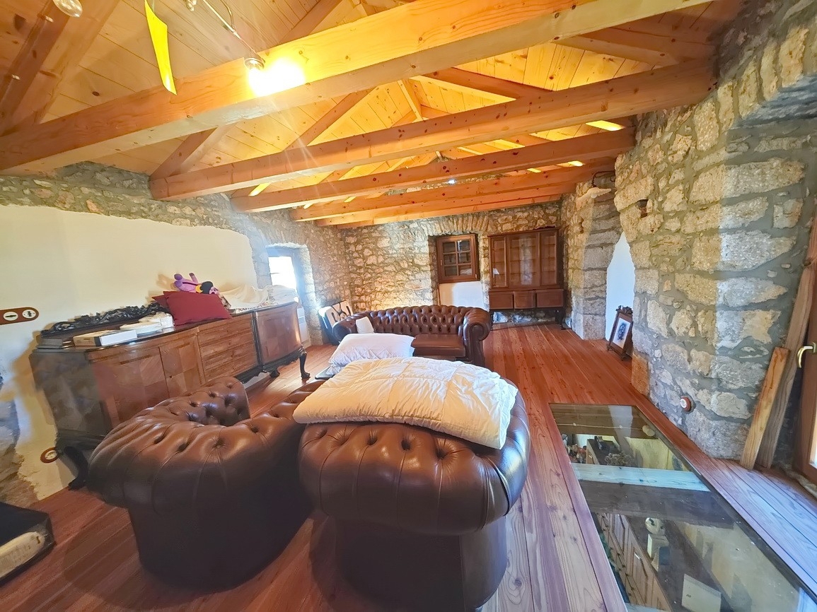 Zona di Malinska, casa in pietra ristrutturata con vista mare!