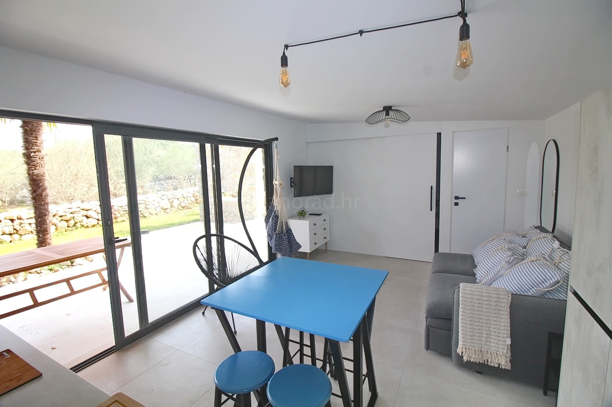 Malinska, casa indipendente con giardino in posizione tranquilla!