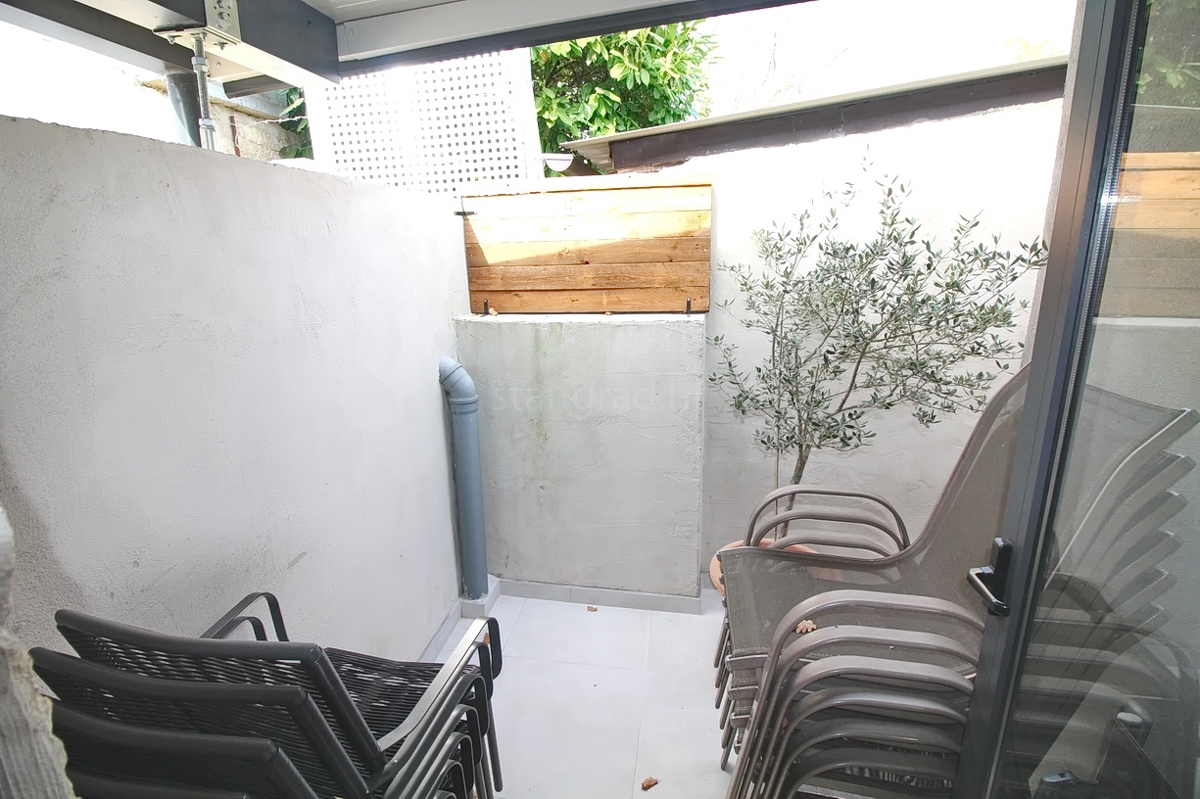 Malinska, casa indipendente con giardino in posizione tranquilla!