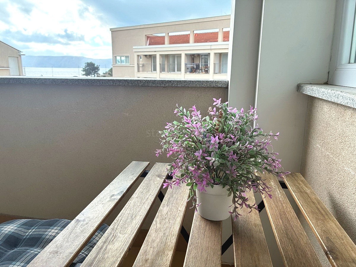 Novi Vinodolski, appartamento arredato in centro, a 200 m dal mare! Occasione!