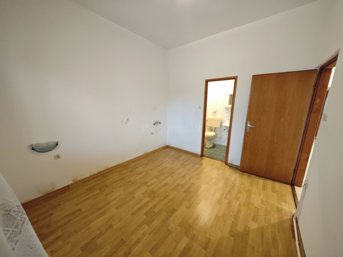 Krk, casa indipendente con grande giardino e piscina!