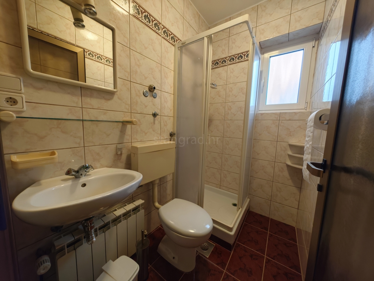 Krk, casa indipendente con grande giardino e piscina!