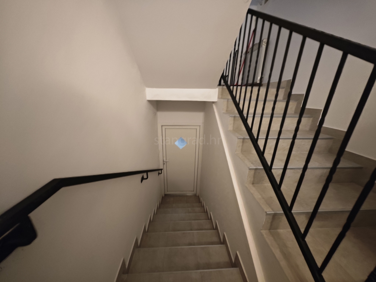 Krk, casa indipendente con grande giardino e piscina!